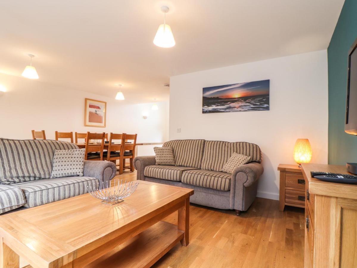 11 Towan Valley Труро Экстерьер фото