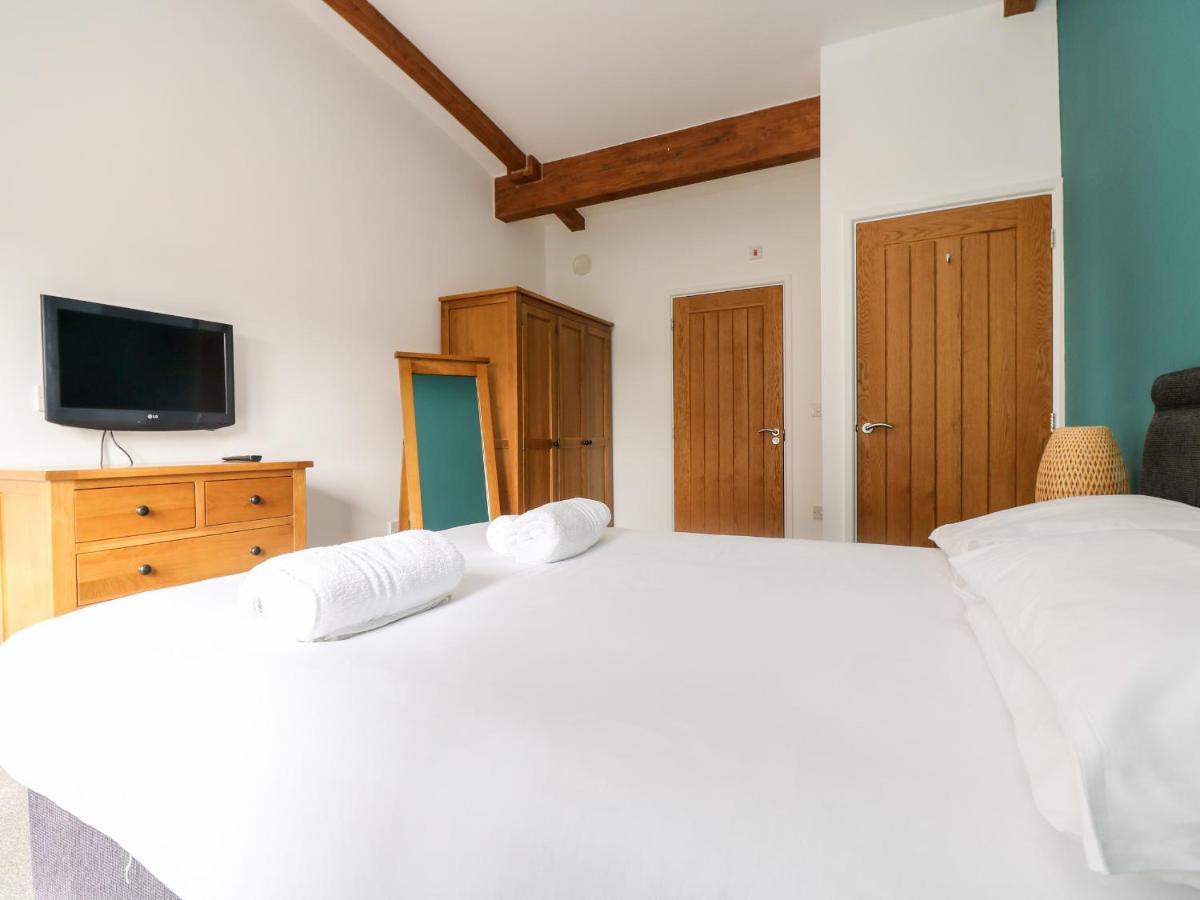 11 Towan Valley Труро Экстерьер фото